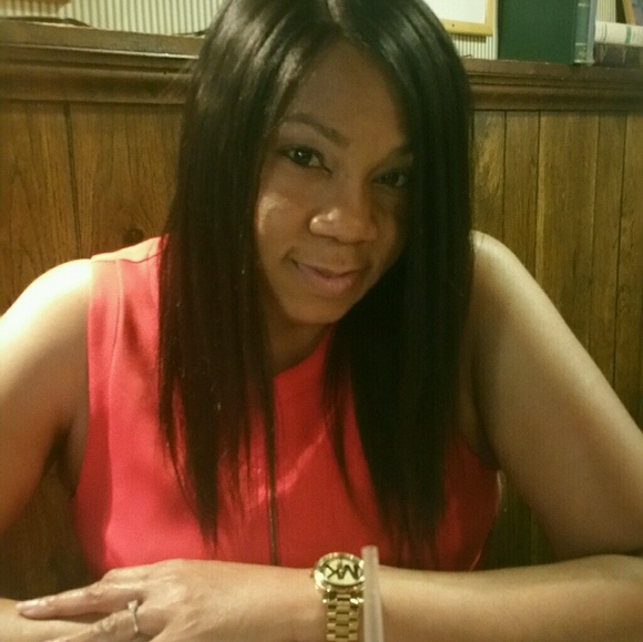 Meet your Posher, Lisa - Picture 1 of 1